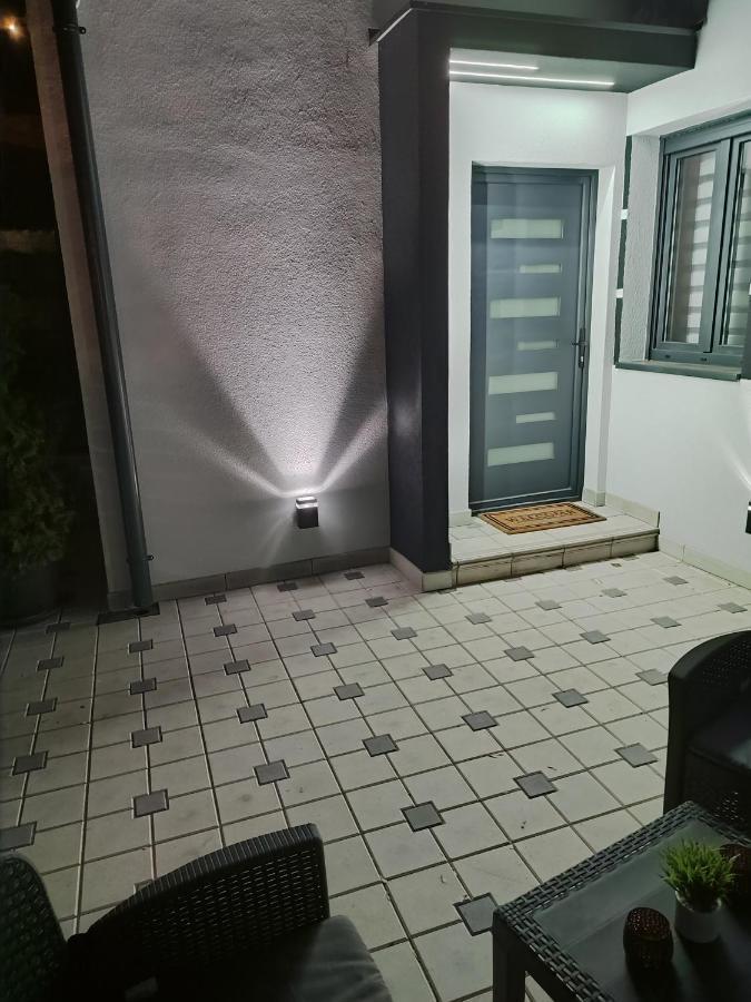Rubikon Free Parking Apartmani Dusanovac Ngoại thất bức ảnh
